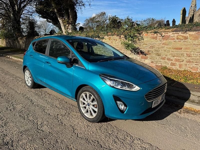 Used Ford Fiesta Titanium 100 HP (73 kW) 2017 Blue Hatchback