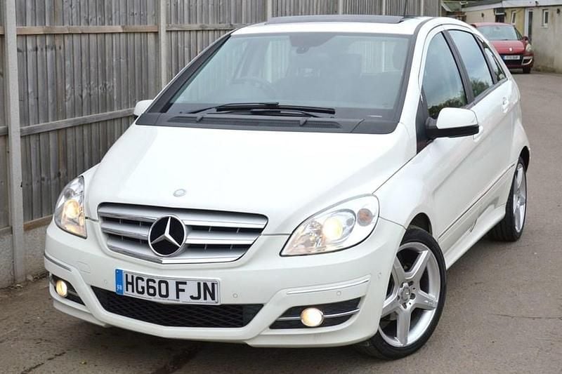 White Used 2010 Mercedes B180 MPV | £3,949 (Fair price) - Image 1/1