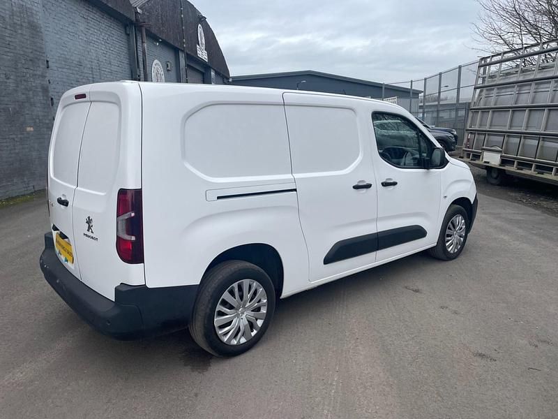 Used Peugeot Partner 2020 White MPV