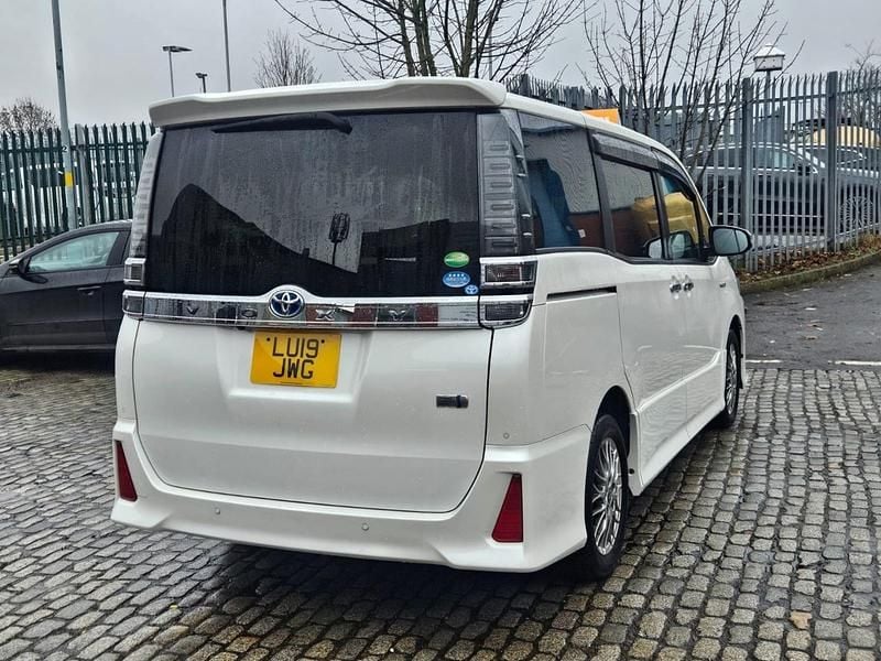 Used Toyota Voxy 2019 Pearl white MPV