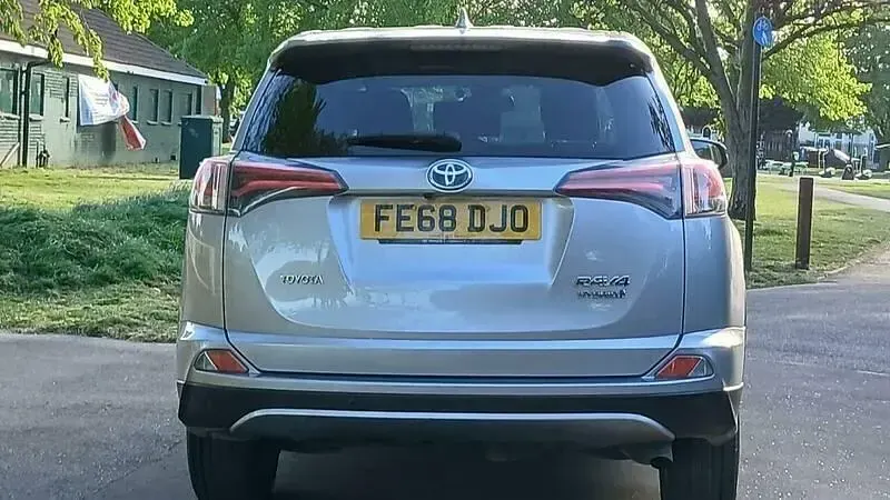 Usado Toyota RAV4 197 HP (144 kW) 2018 Prateado SUV