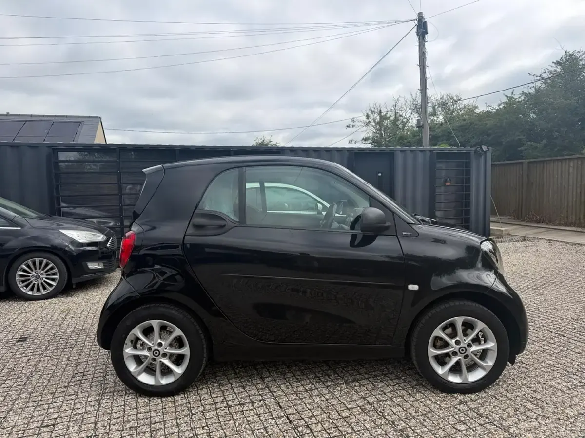 Used Smart ForTwo Coupé Passion 71 HP (52 kW) 2017 Black Coupe