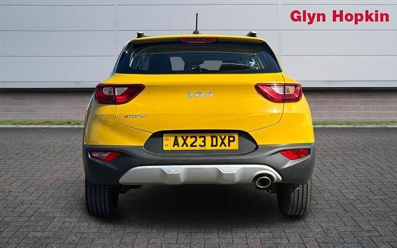 Usado Kia Stonic 101 HP (74 kW) 2024 SUV