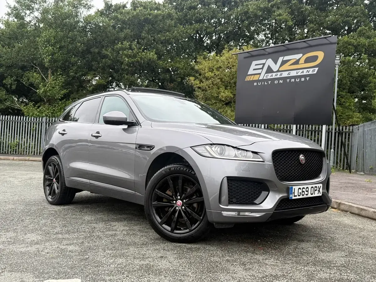 Used Jaguar F-Pace Chequered Flag 180 HP (132 kW) 2019 Grey SUV