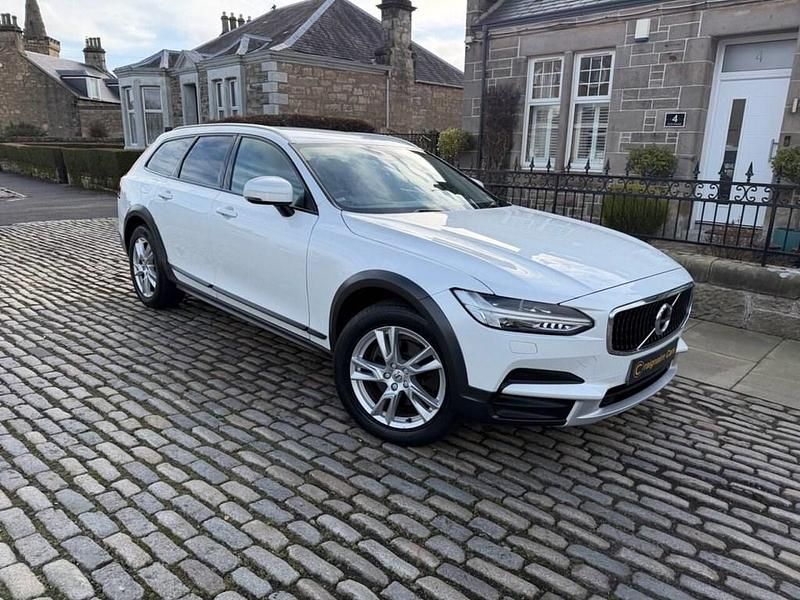 Used Volvo V90 CC Pro 235 HP (172 kW) 2017 White Estate