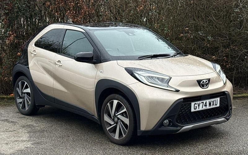 Used Toyota Aygo X 72 HP (52 kW) 2024 Beige SUV