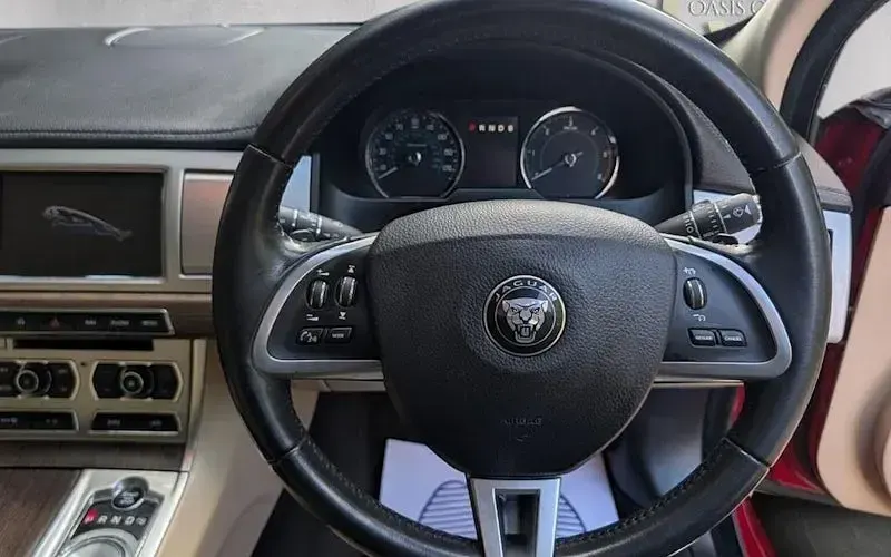 Second-hand Jaguar XF Luxury 200 CP (147 kW) 2015 Berlinǎ
