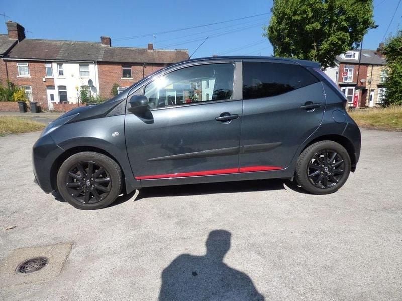 Grey Used 2017 Toyota Aygo x-press Hatchback | £9,495 (Fair price) - Image 1/4