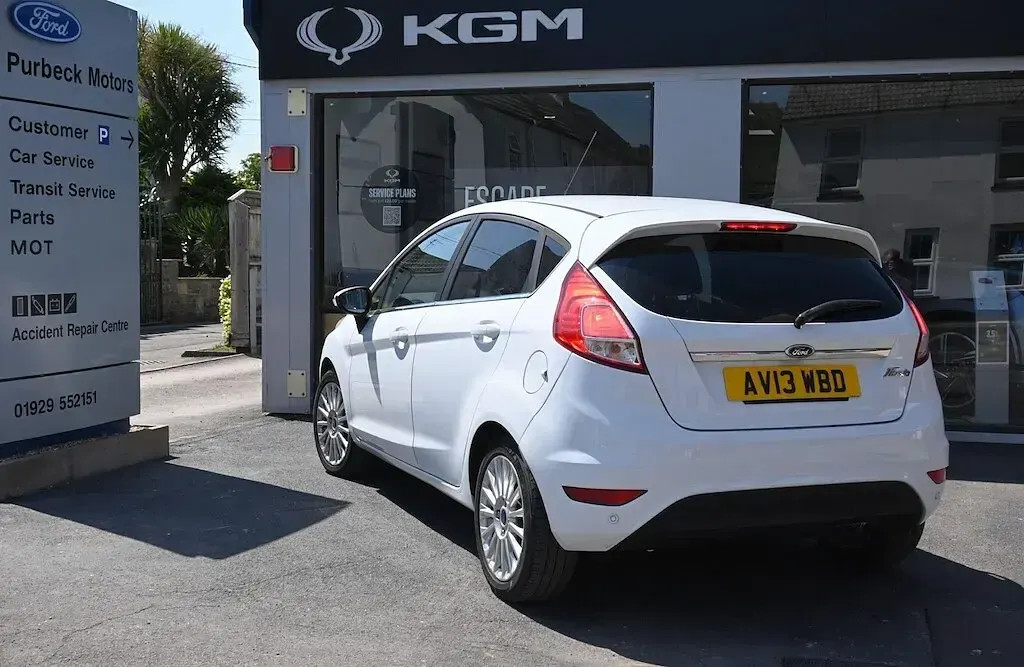 Used Ford Fiesta Titanium 2013 White Hatchback