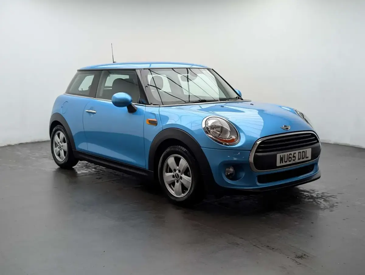 Usado Mini ONE Hatch 102 CV (75 kW) 2015 Azul Utilitario