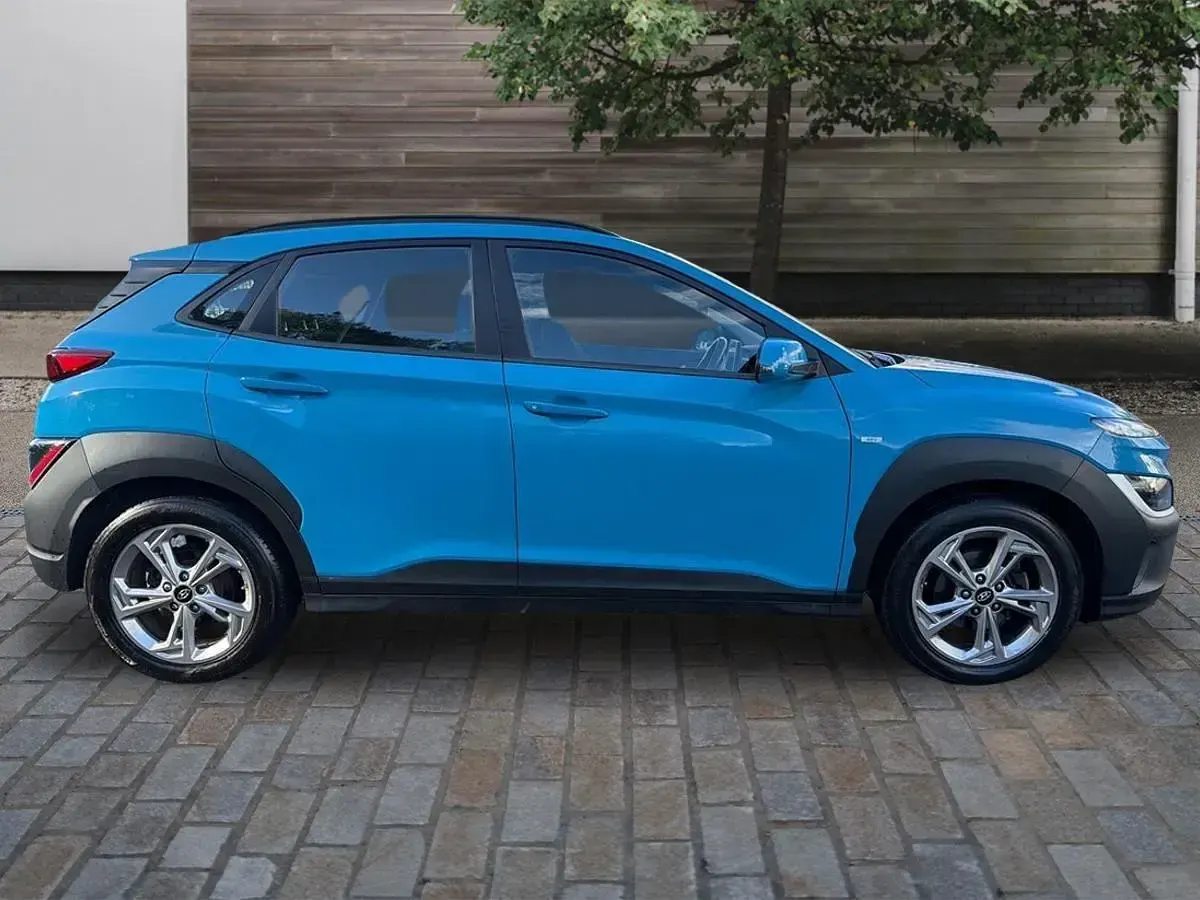 Gebraucht Hyundai Kona SE 120 PS (88 kW) 2022 Blau SUV