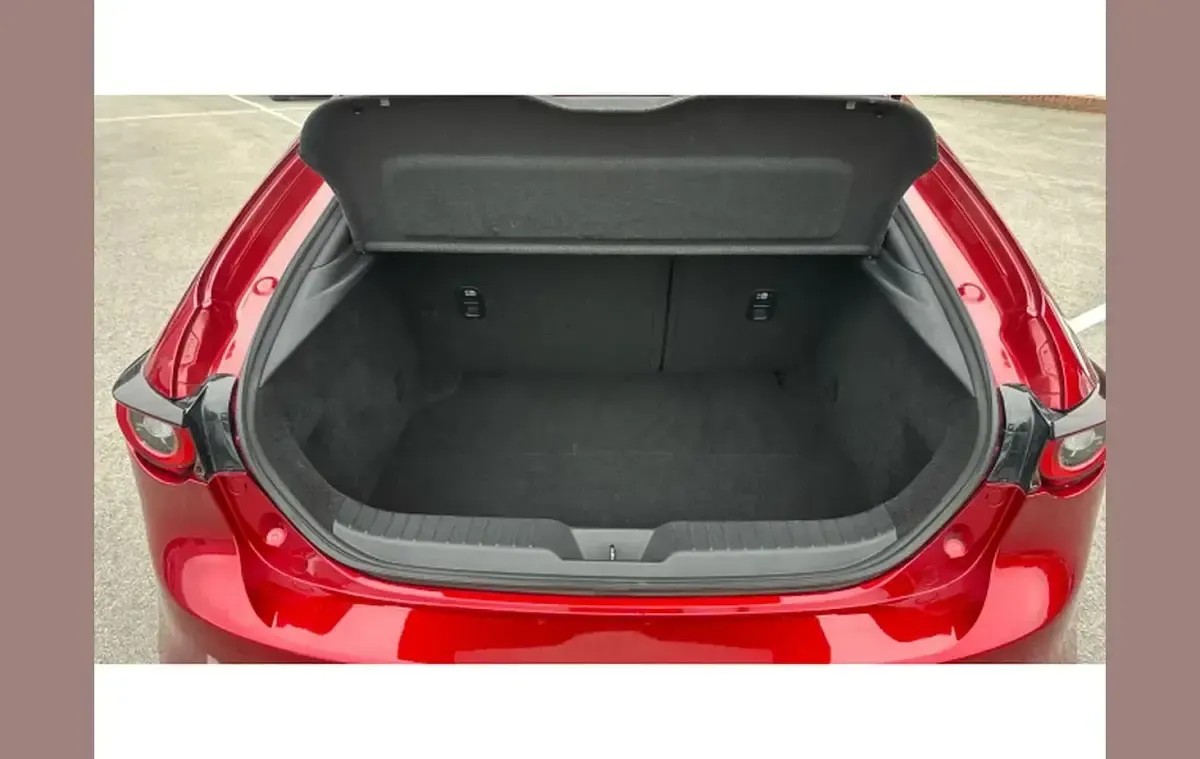 Used Mazda 3 Inclusive 120 HP (88 kW) 2023 Red Hatchback