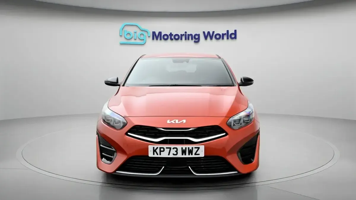Used Kia ProCeed GT-Line 159 HP (116 kW) 2023 Orange Estate