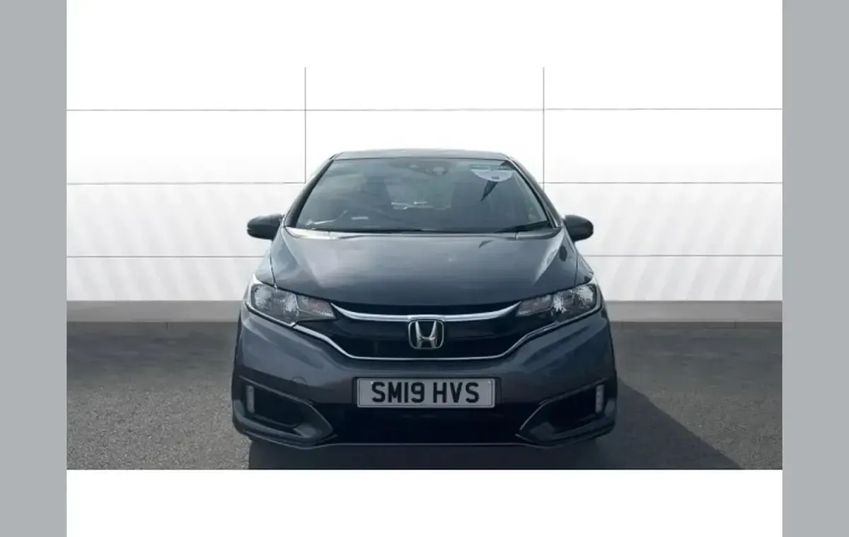 Used Honda Jazz SE 102 HP (75 kW) 2019 Grey Hatchback