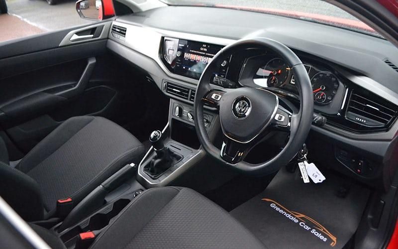 Used VW Polo SE 95 HP (69 kW) 2019 Red Hatchback