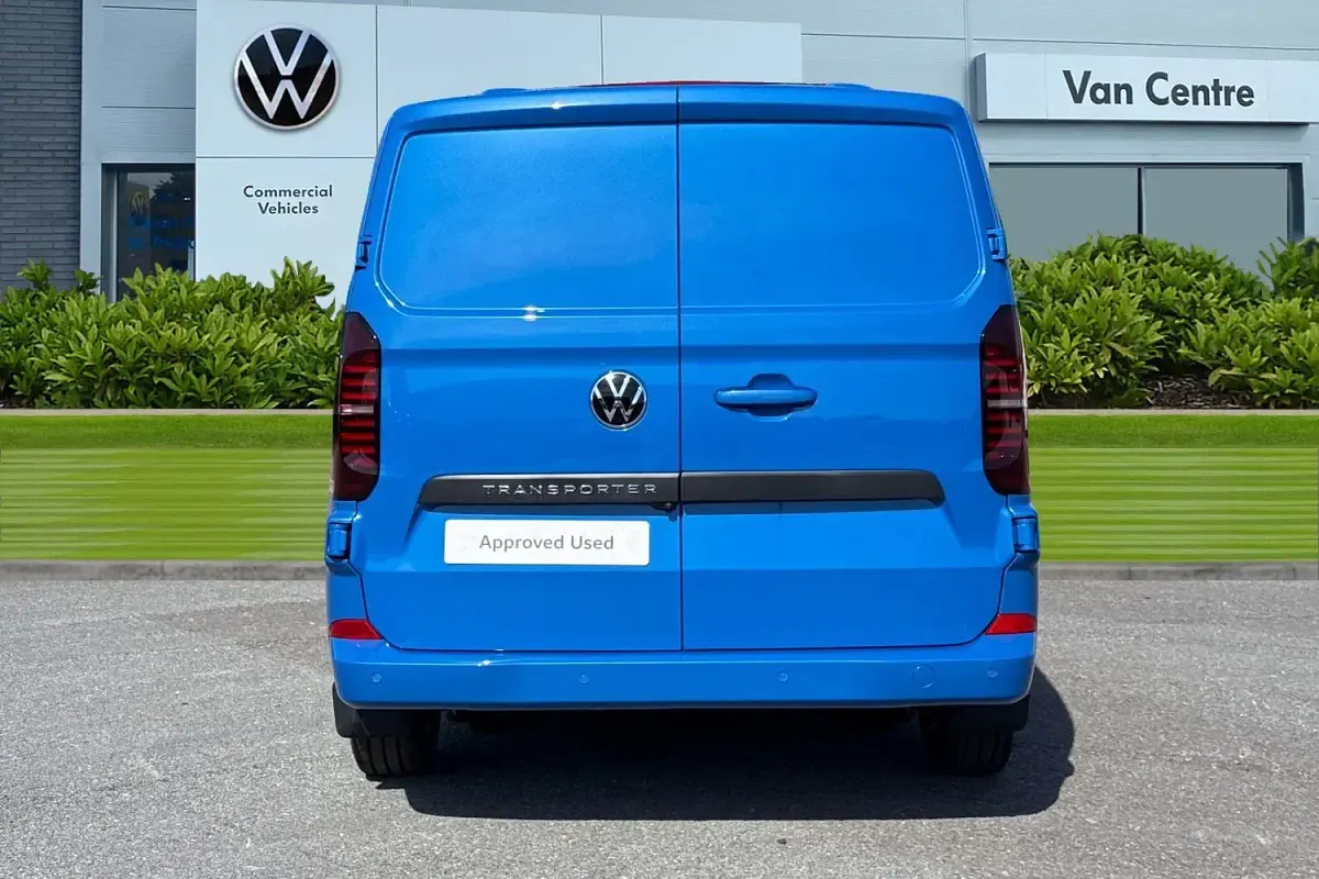 New VW Transporter 150 HP (110 kW) 2026 Blue Van