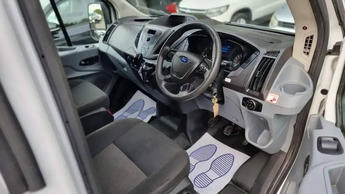 Usado Ford Transit 130 HP (95 kW) 2018 Branco Van