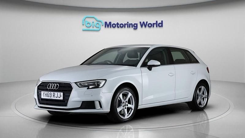 Used Audi A3 Sportback Sport 150 HP (110 kW) 2019 White Hatchback