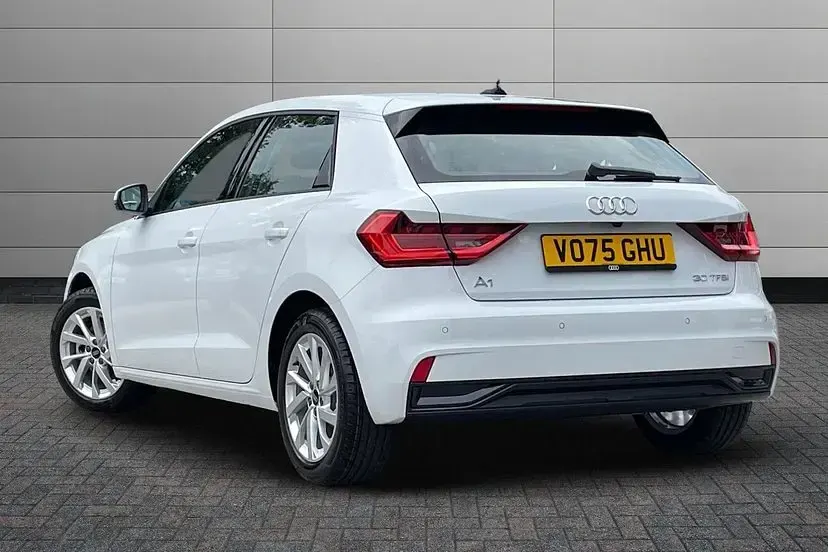 Used Audi A1 Sportback Sport 114 HP (83 kW) 2025 Glacier white Hatchback
