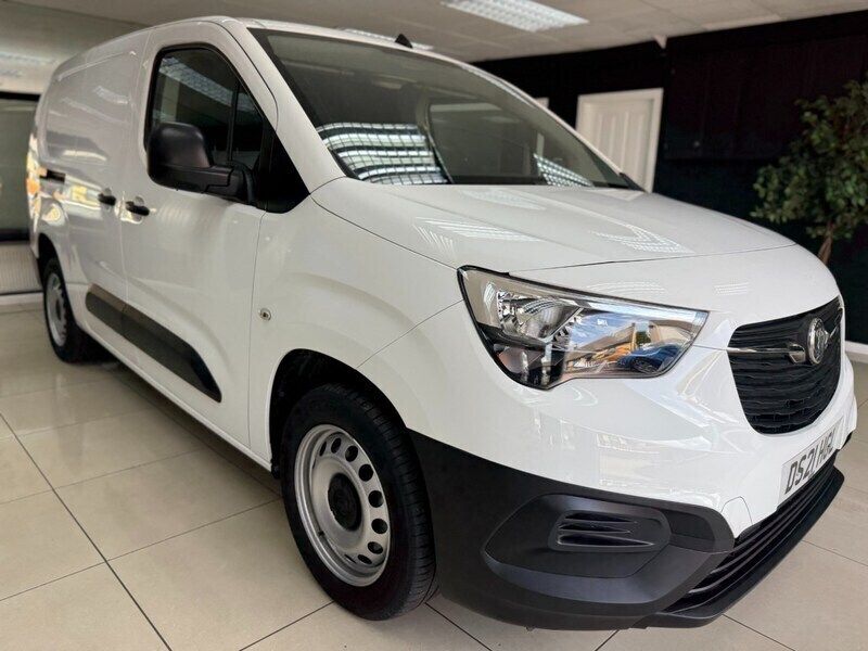 White Used 2021 Vauxhall Combo MPV | £6,995 (Super price) - Image 1/4
