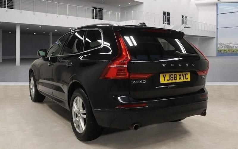 Used Volvo XC60 Momentum 250 HP (183 kW) 2018 Black SUV