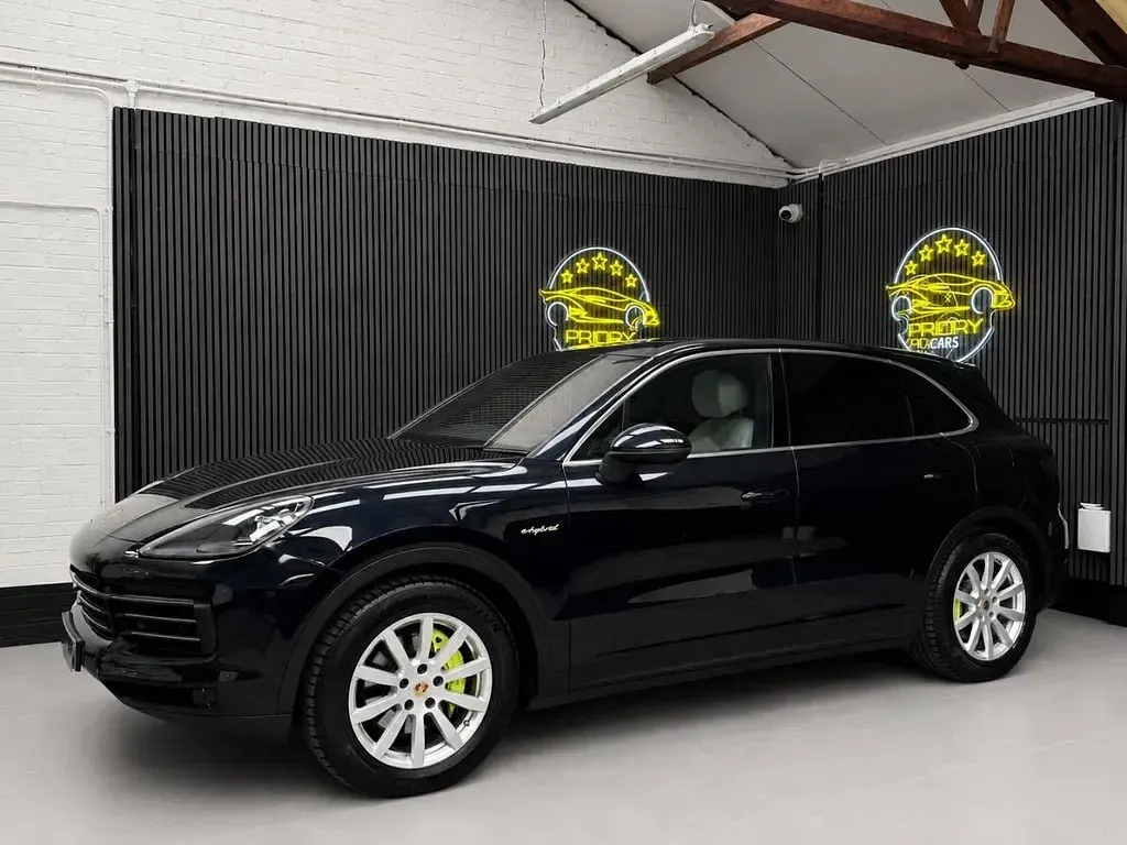Used Porsche Cayenne 462 HP (339 kW) 2020 Blue SUV