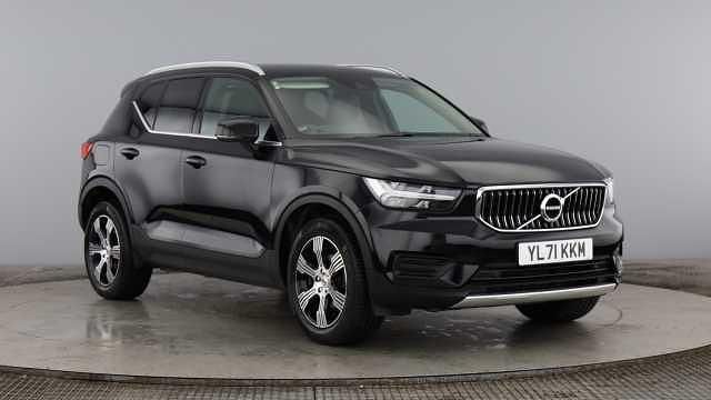Used 2022 Volvo XC40 Inscription SUV | £19,490 (Fair price) - Image 1/4