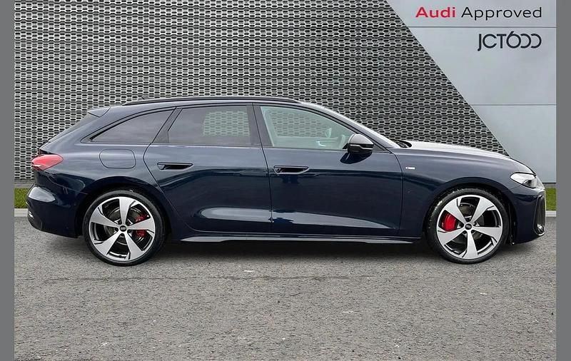 Used Audi A5 Comfort 200 HP (147 kW) 2026 Blue Estate