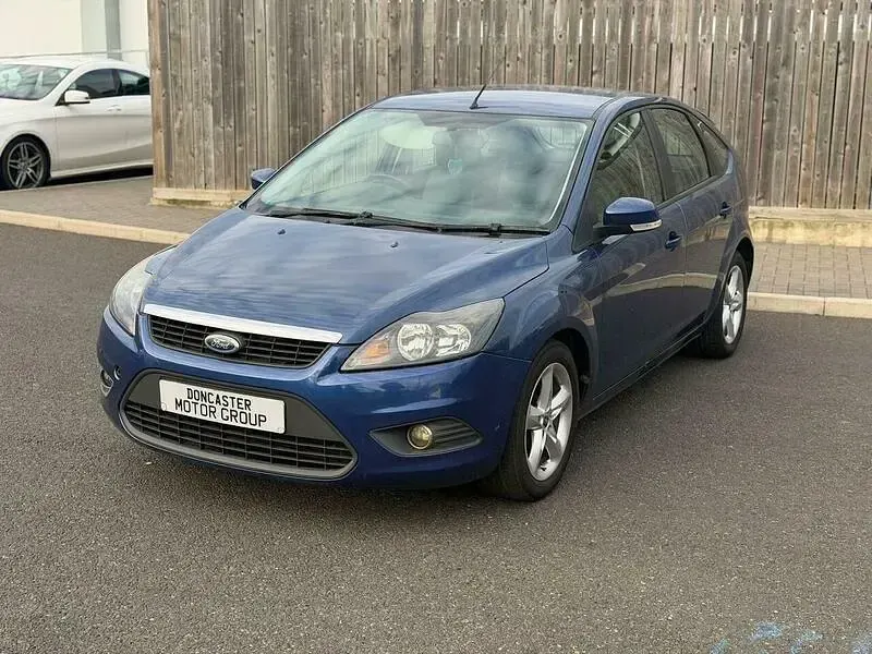 Used Ford Focus Zetec 125 HP (91 kW) 2010 Blue Hatchback