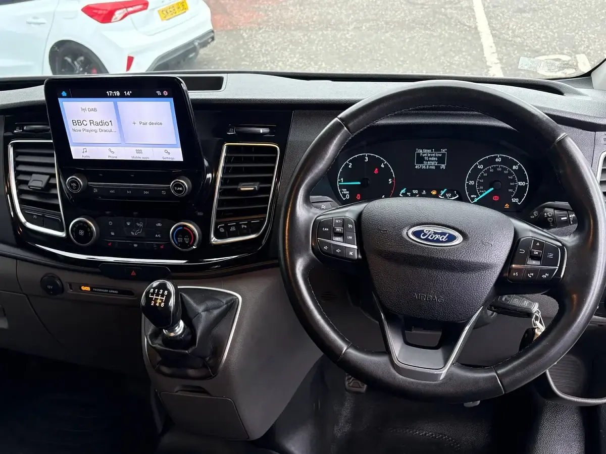 Used Ford Transit Custom Limited 130 HP (95 kW) 2024 White Van