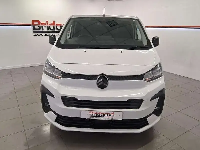 Used Citroën Dispatch 120 HP (88 kW) 2024 White MPV