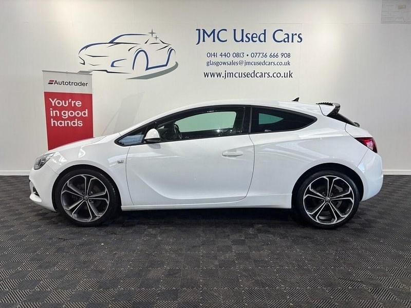Used Vauxhall Astra GTC Edition 120 HP (88 kW) 2015 White Coupe