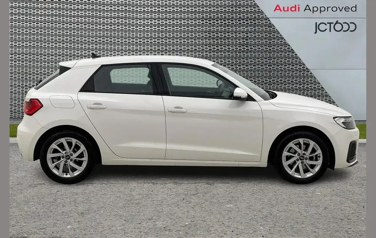 Used Audi A1 Sport 108 HP (79 kW) 2024 White SUV