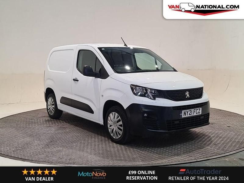 White Used 2021 Peugeot Partner MPV | £8,490 (Good price) - Image 1/3