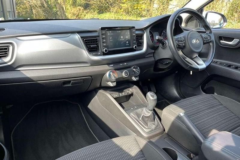 Used Kia Stonic 100 HP (73 kW) 2019 White SUV