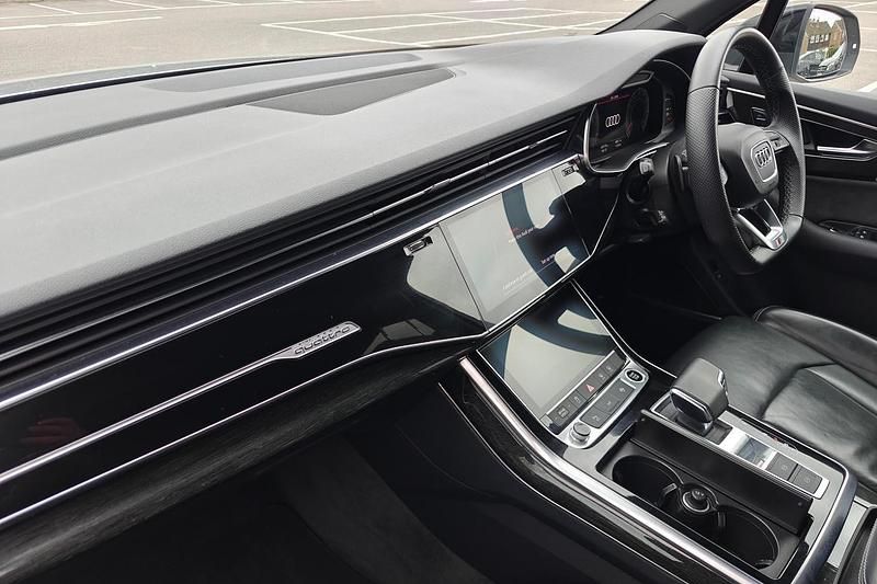 Used Audi Q7 Black Edition 281 HP (206 kW) 2022 Silver SUV