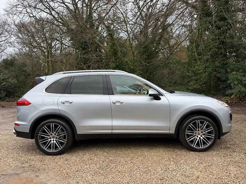 Używany Porsche Cayenne 2014 Srebrny SUV