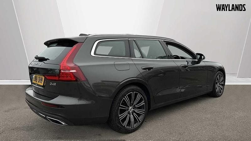 Used Volvo V60 Inscription 188 HP (138 kW) 2018 Grey Estate