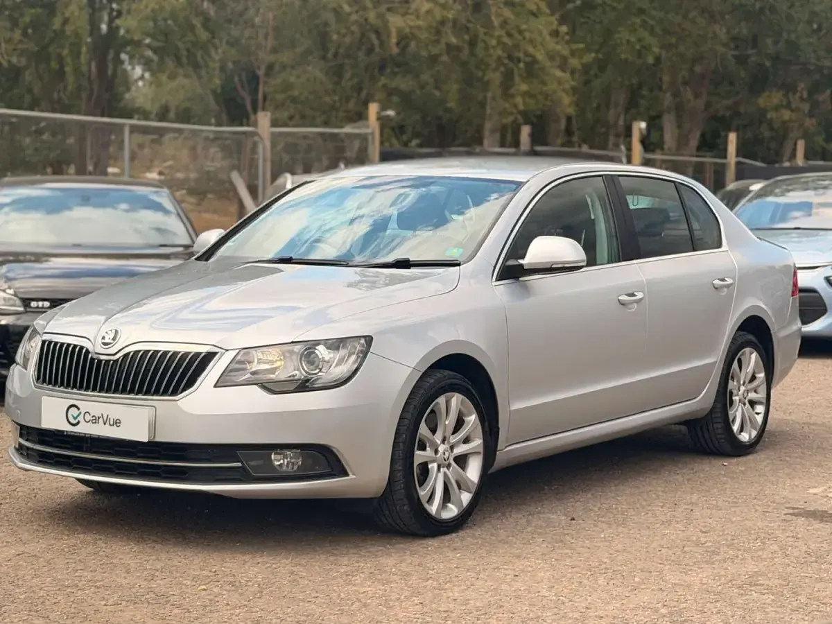 Used Skoda Superb SE 140 HP (102 kW) 2014 Silver Hatchback