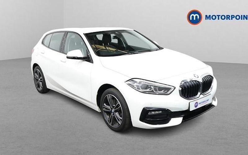 Used BMW 118 Sport Line 136 HP (100 kW) 2021 White Hatchback