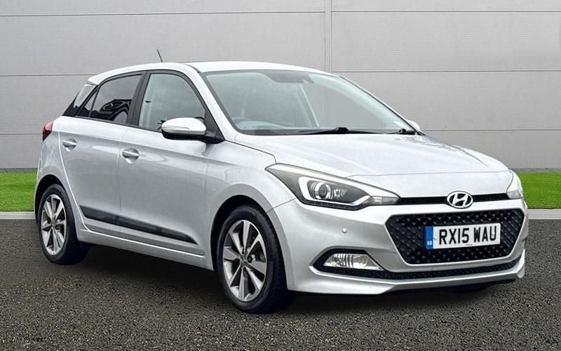 Used Hyundai i20 Premium 101 HP (74 kW) 2015 Silver Hatchback