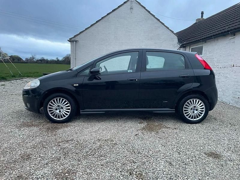 Used Fiat Grande Punto Dynamic 77 HP (56 kW) 2007 Black Hatchback