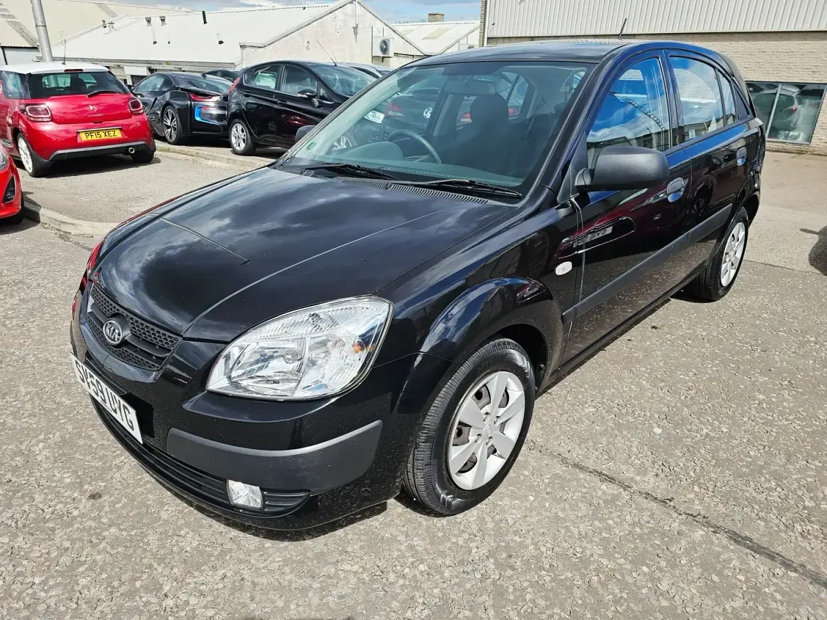 Used Kia Rio 95 HP (69 kW) 2009 Black Hatchback