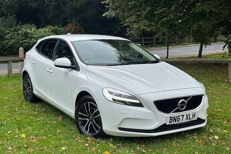 Used 2017 Volvo V40 Momentum Hatchback | £7,950 (Fair price) - Image 1/1
