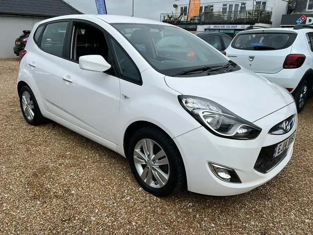 Used Hyundai ix20 Active 125 HP (91 kW) 2014 White Hatchback