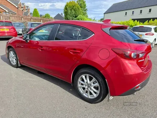 Used Mazda 3 150 HP (110 kW) 2015 Red Hatchback