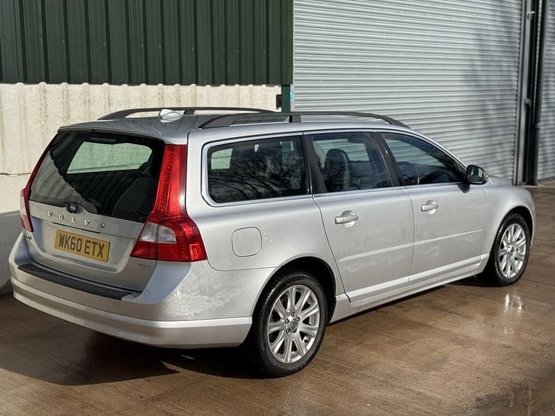Used Volvo V70 SE 2012 Silver Estate