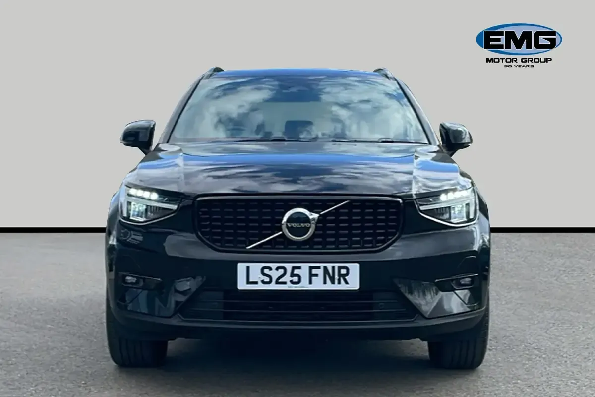 Used Volvo XC40 Plus 197 HP (144 kW) 2025 Black SUV