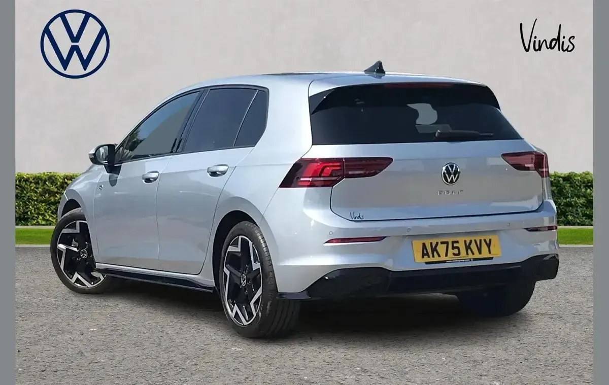 Used VW Golf VIII R-line 150 HP (110 kW) 2025 Silver Hatchback