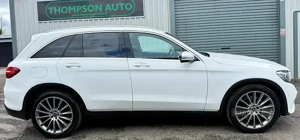 Second-hand Mercedes GLC220 AMG line 2018 Alb Break